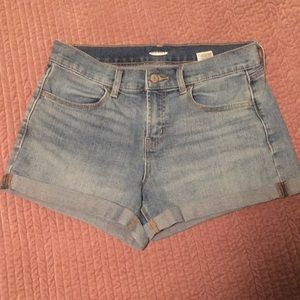 Mid-rise boyfriend jean shorts